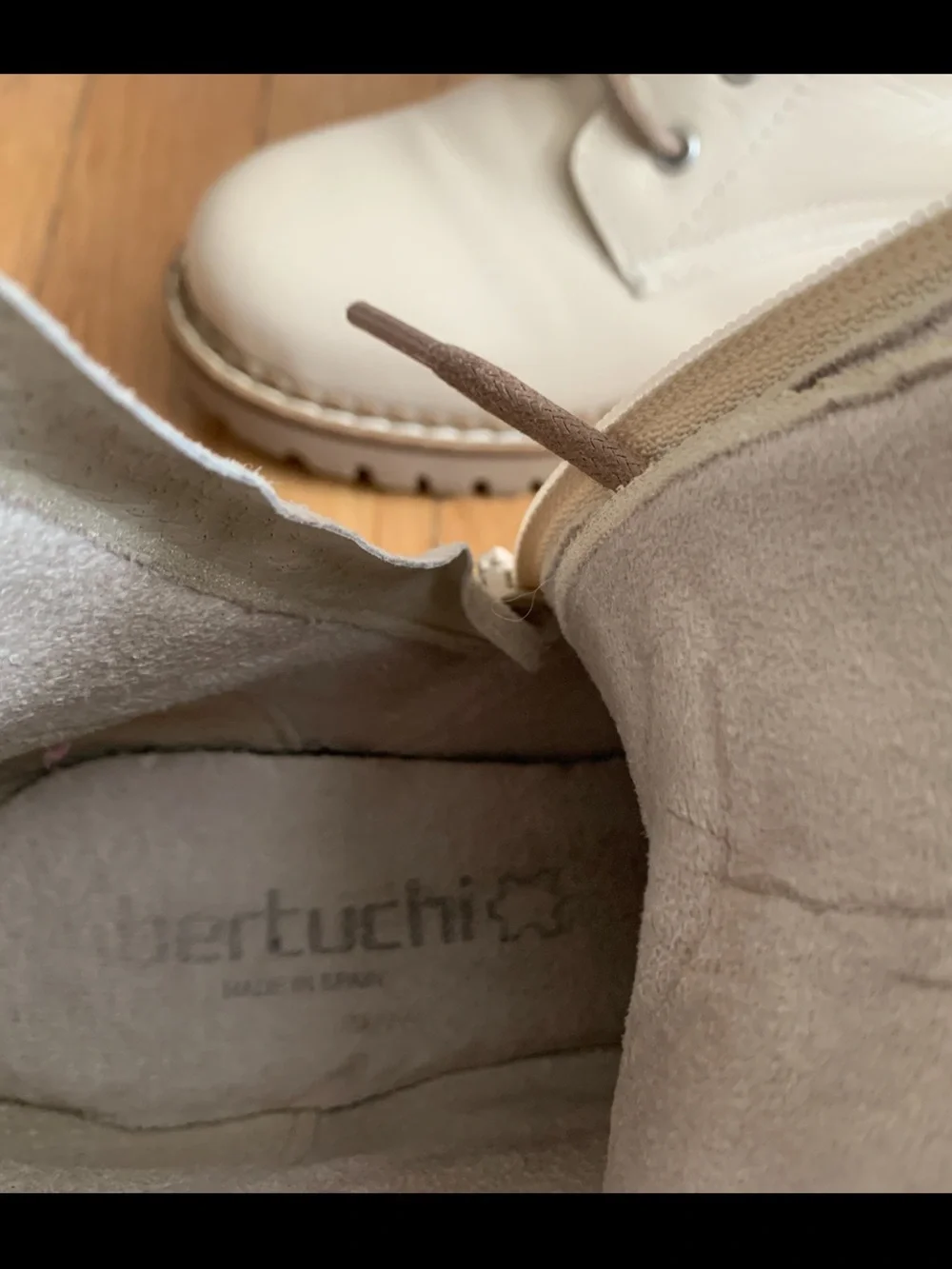 EUC BERTUCHI Bone Leather Lace-Up Side-Zip High Ankle Boots in Size 38/7.5M